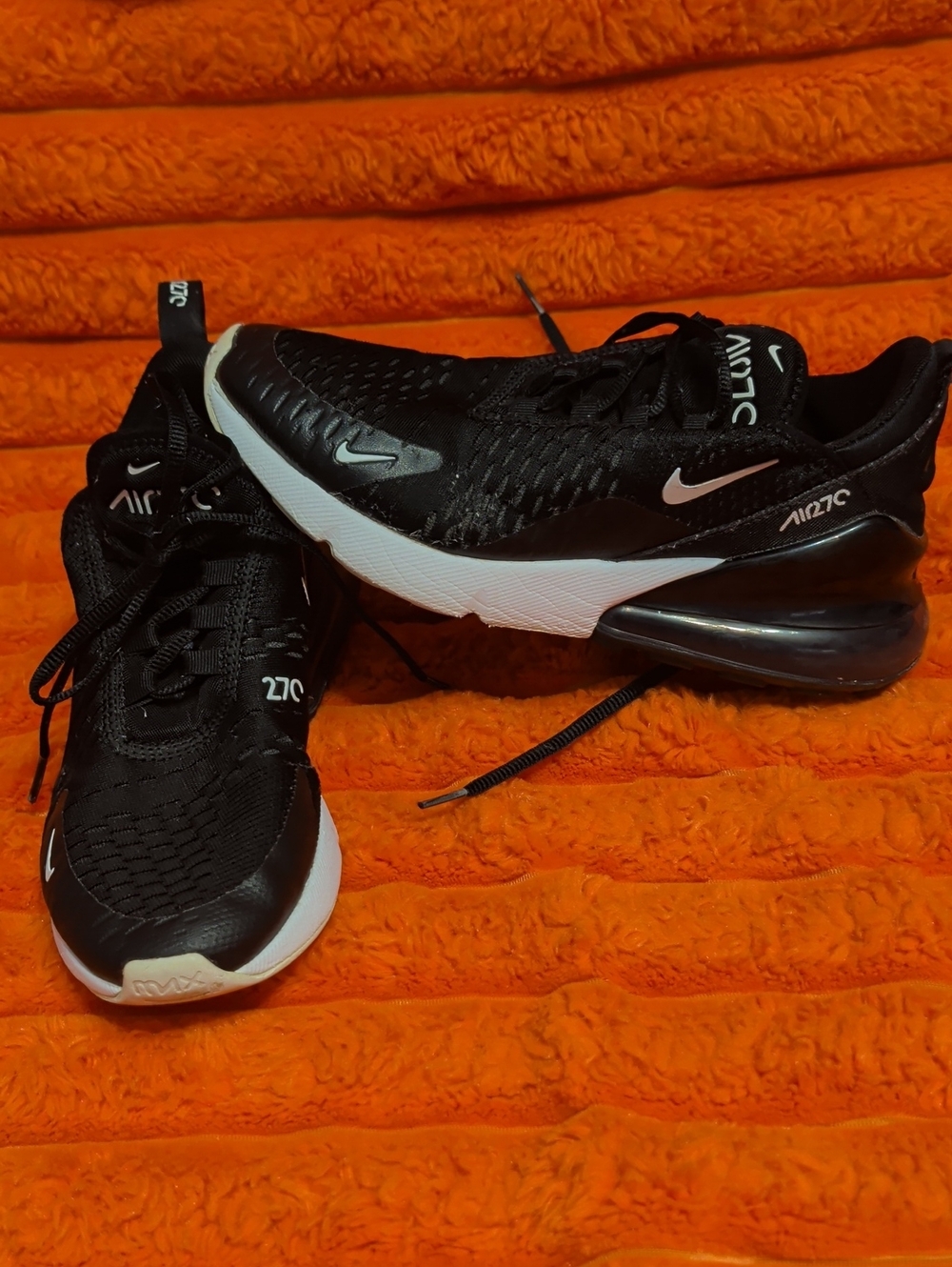 Nike Air Max 270 Womens Black/White Athletic Sneakers